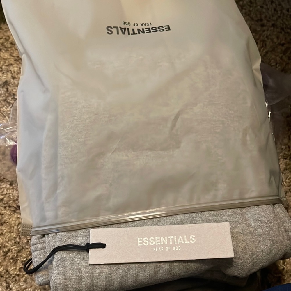 NWT essentials M sweatpants brand new!